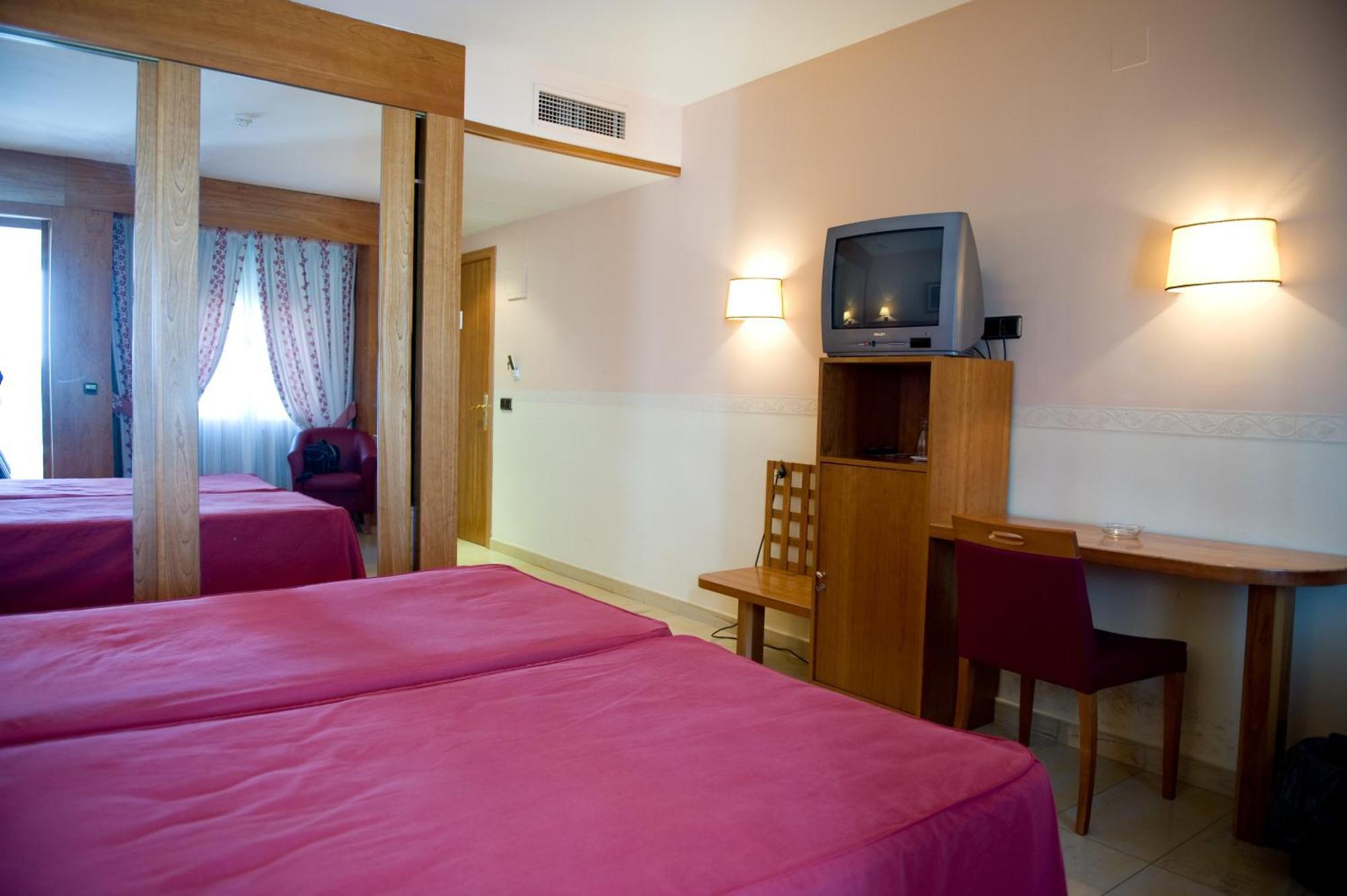 Hotel La Maruxina La Alameda de la Sagra Екстериор снимка