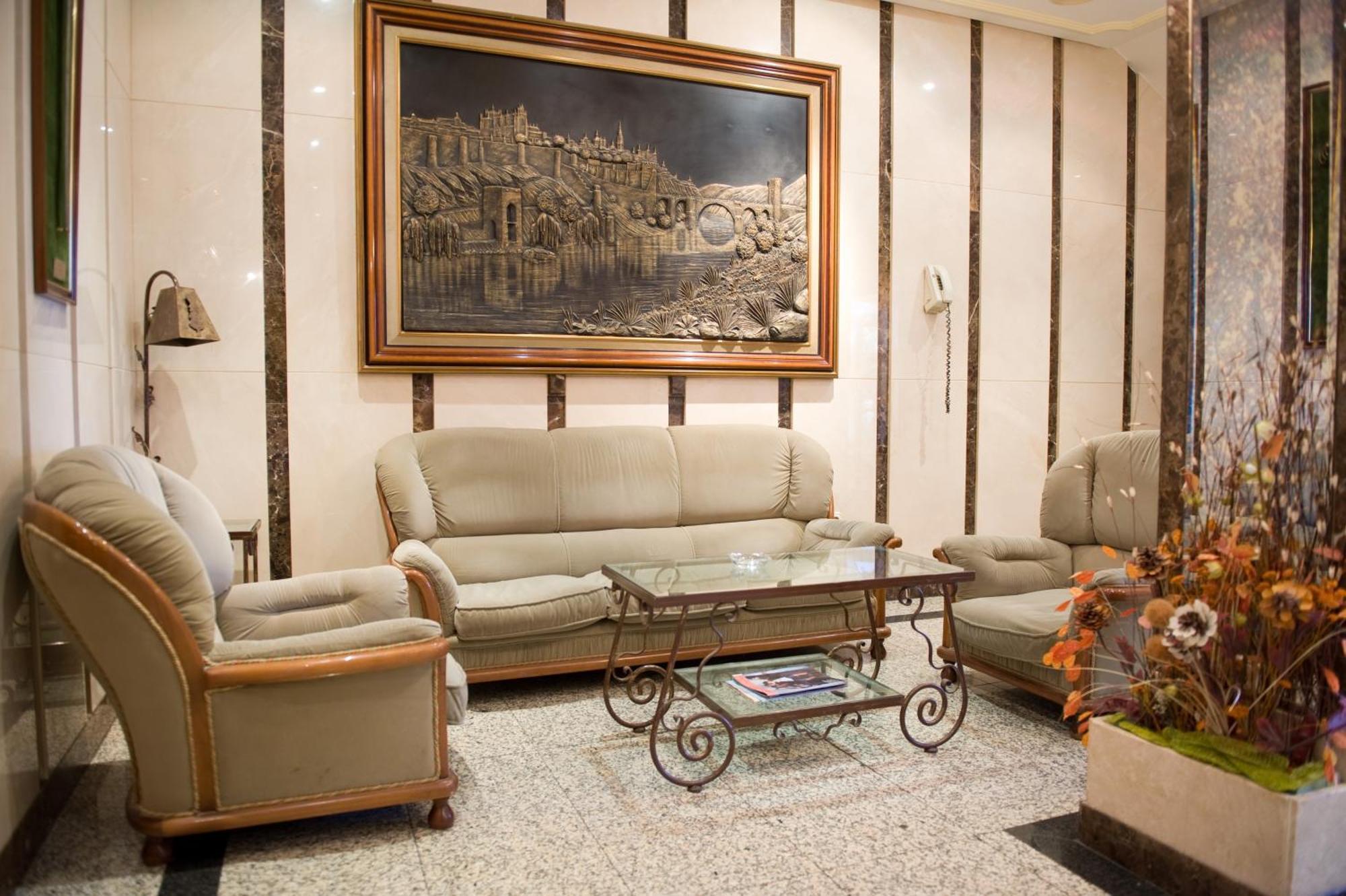 Hotel La Maruxina La Alameda de la Sagra Екстериор снимка
