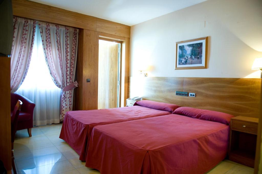 Hotel La Maruxina La Alameda de la Sagra Стая снимка